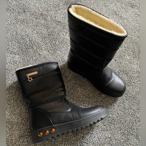 SHEIN Winterboots black with golden details